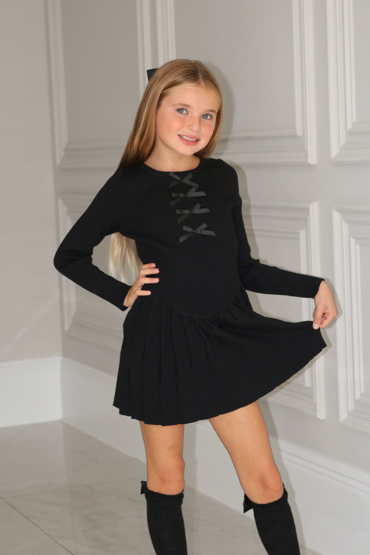 Ballerina Knitted Ribbed Pleated Dress With Bows