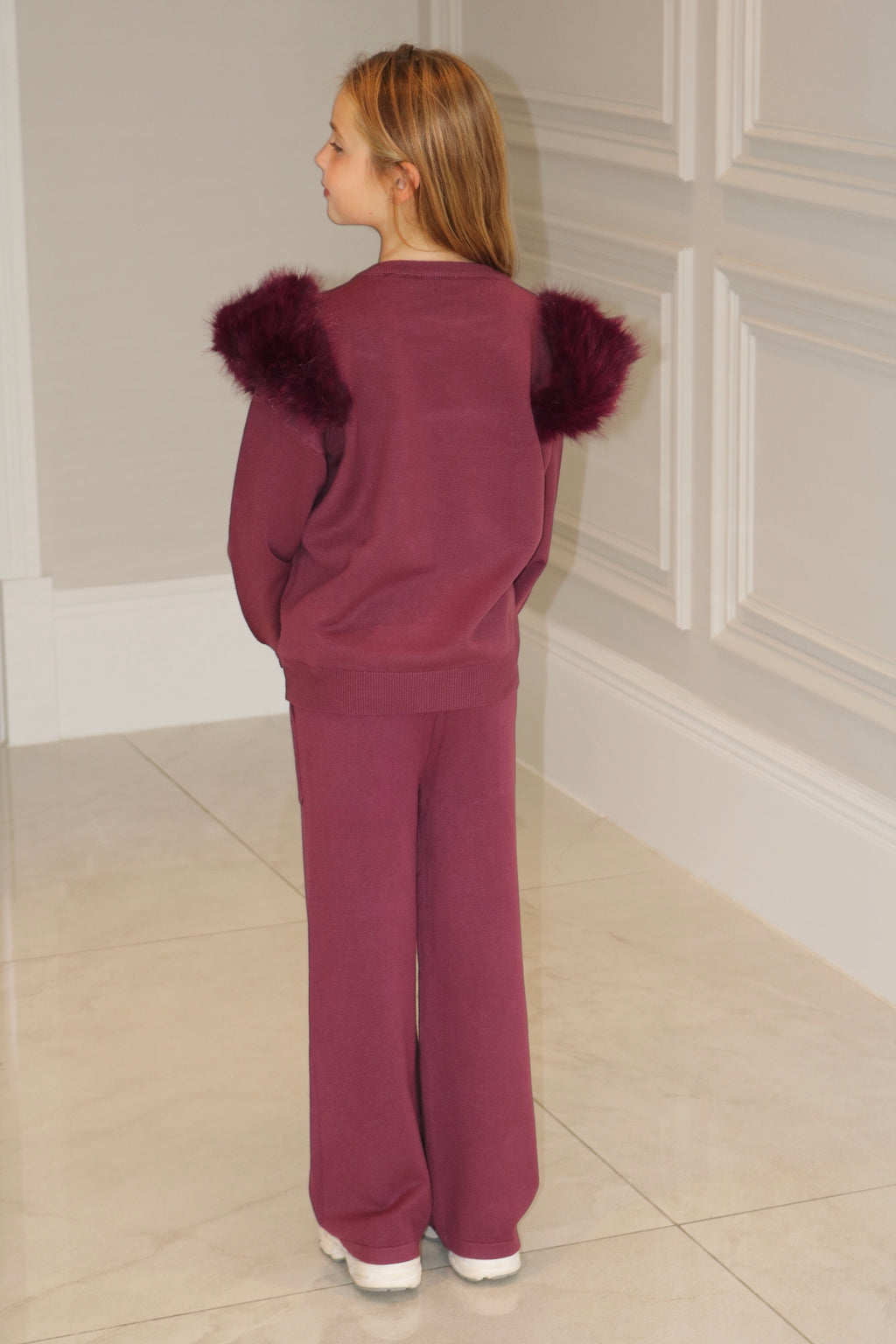 Premium Knit Loungewear Set With Faux Fur Shoulder Detail