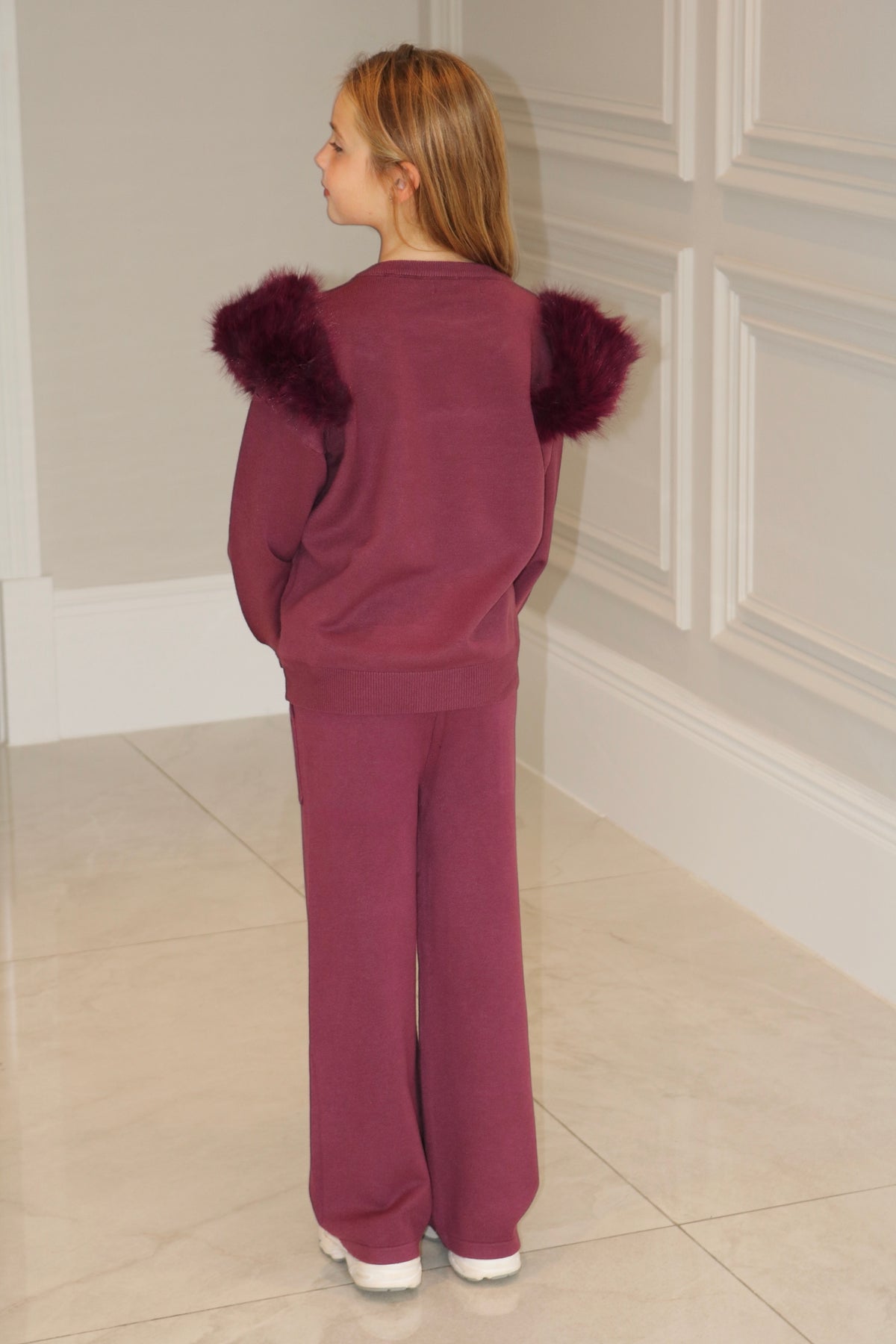 Premium Knit Loungewear Set With Faux Fur Shoulder Detail