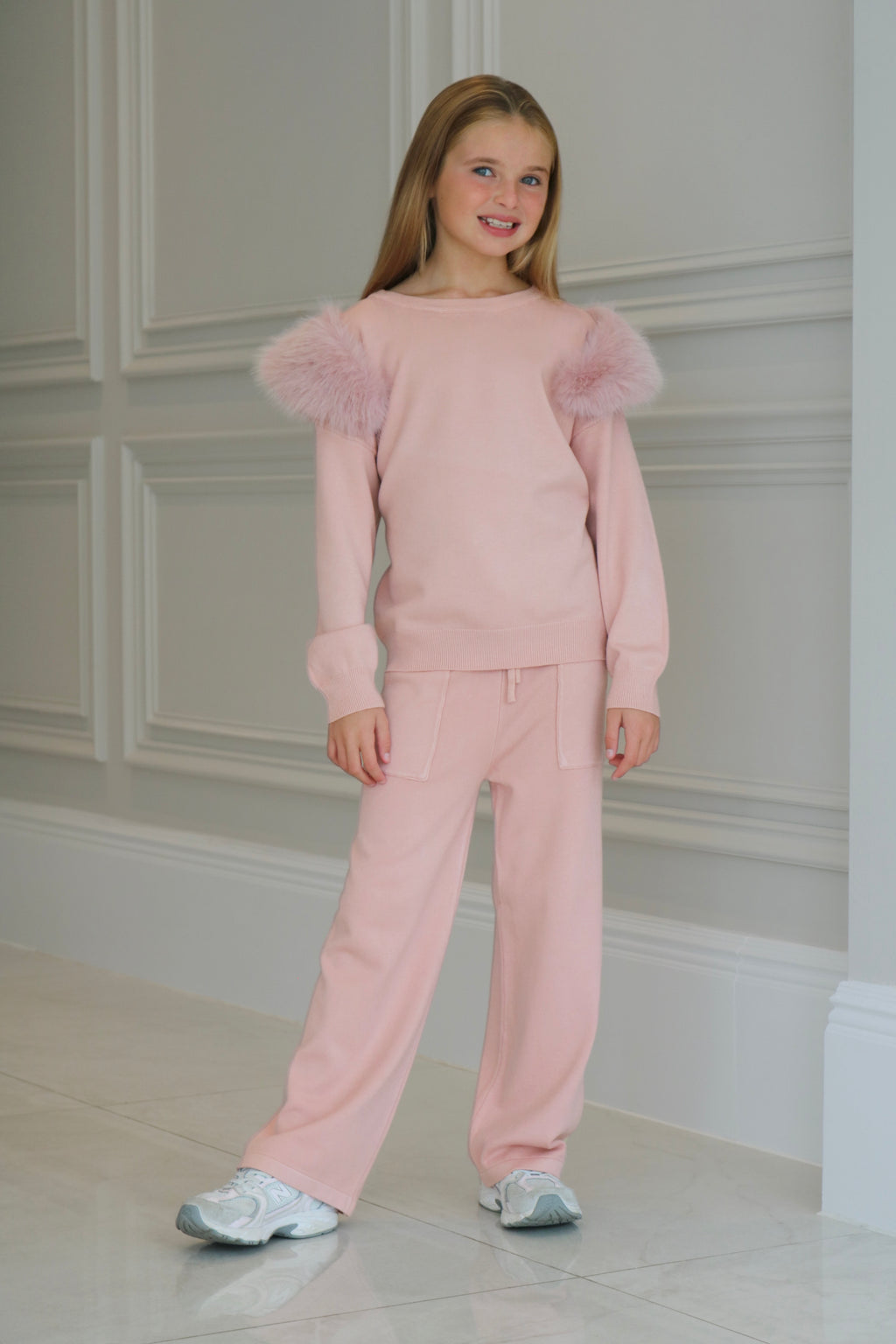 Premium Knit Loungewear Set With Faux Fur Shoulder Detail