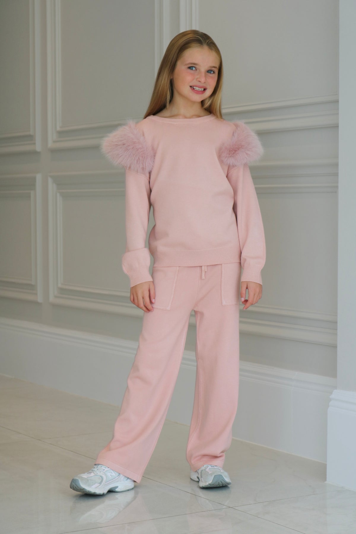 Premium Knit Loungewear Set With Faux Fur Shoulder Detail
