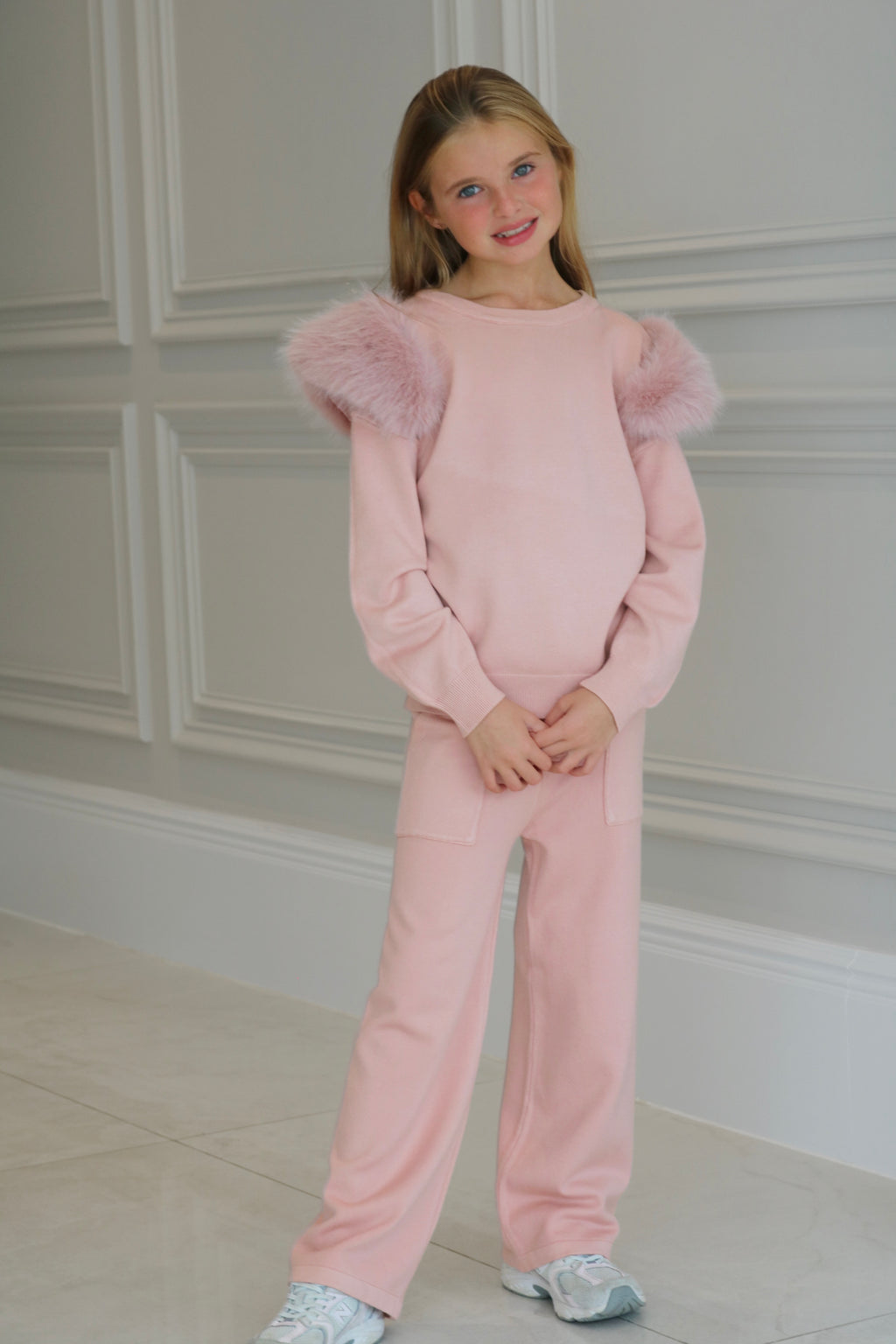 Premium Knit Loungewear Set With Faux Fur Shoulder Detail