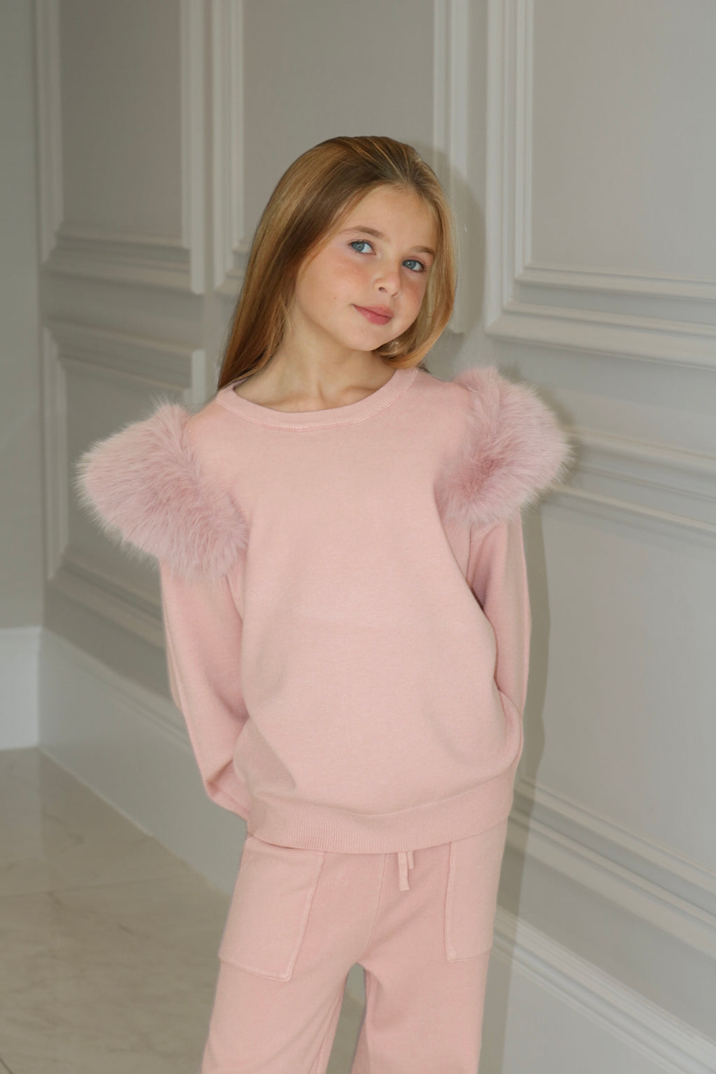 Premium Knit Loungewear Set With Faux Fur Shoulder Detail