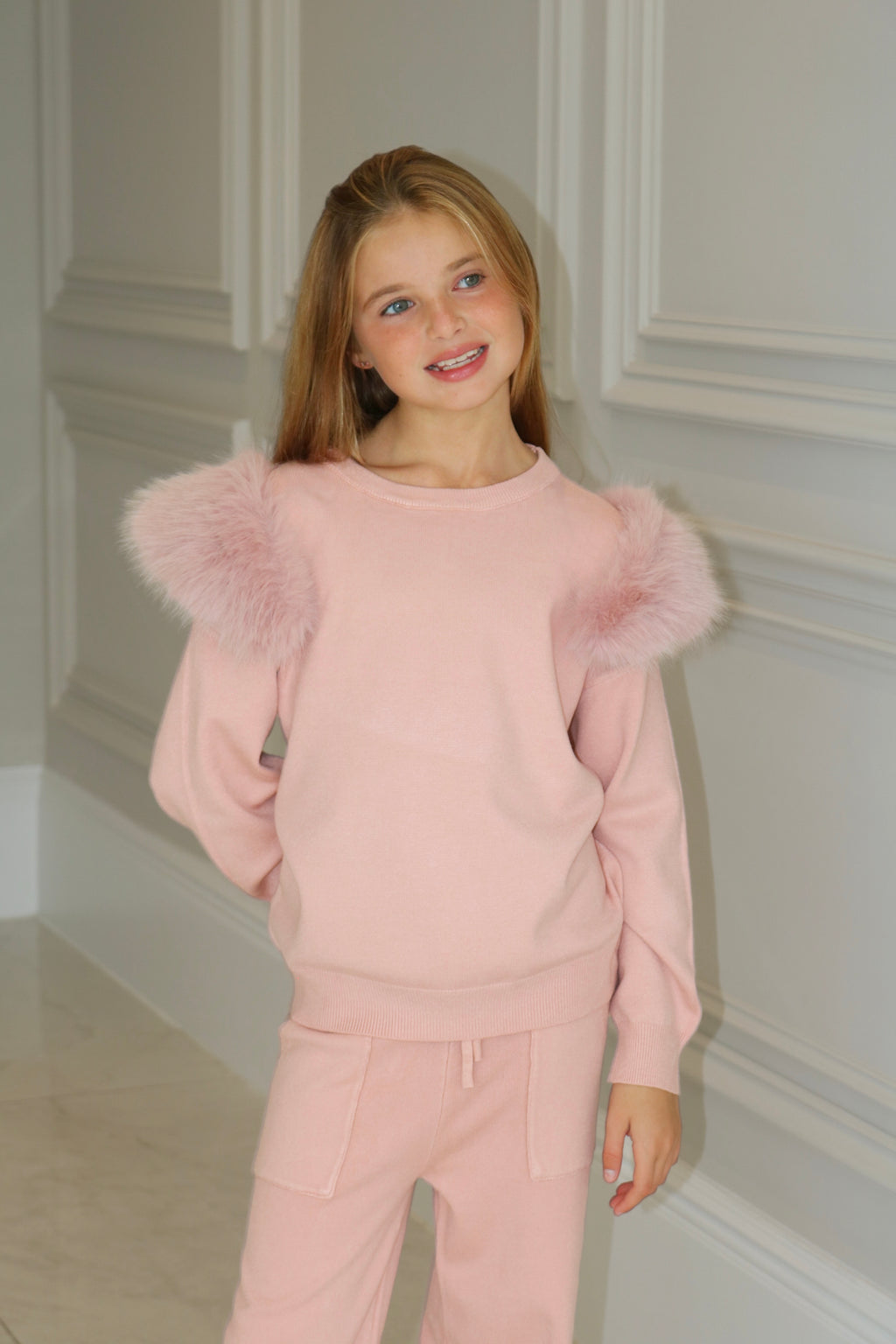 Premium Knit Loungewear Set With Faux Fur Shoulder Detail