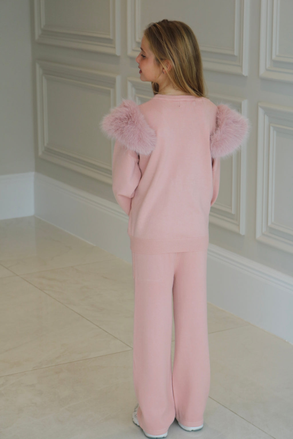 Premium Knit Loungewear Set With Faux Fur Shoulder Detail