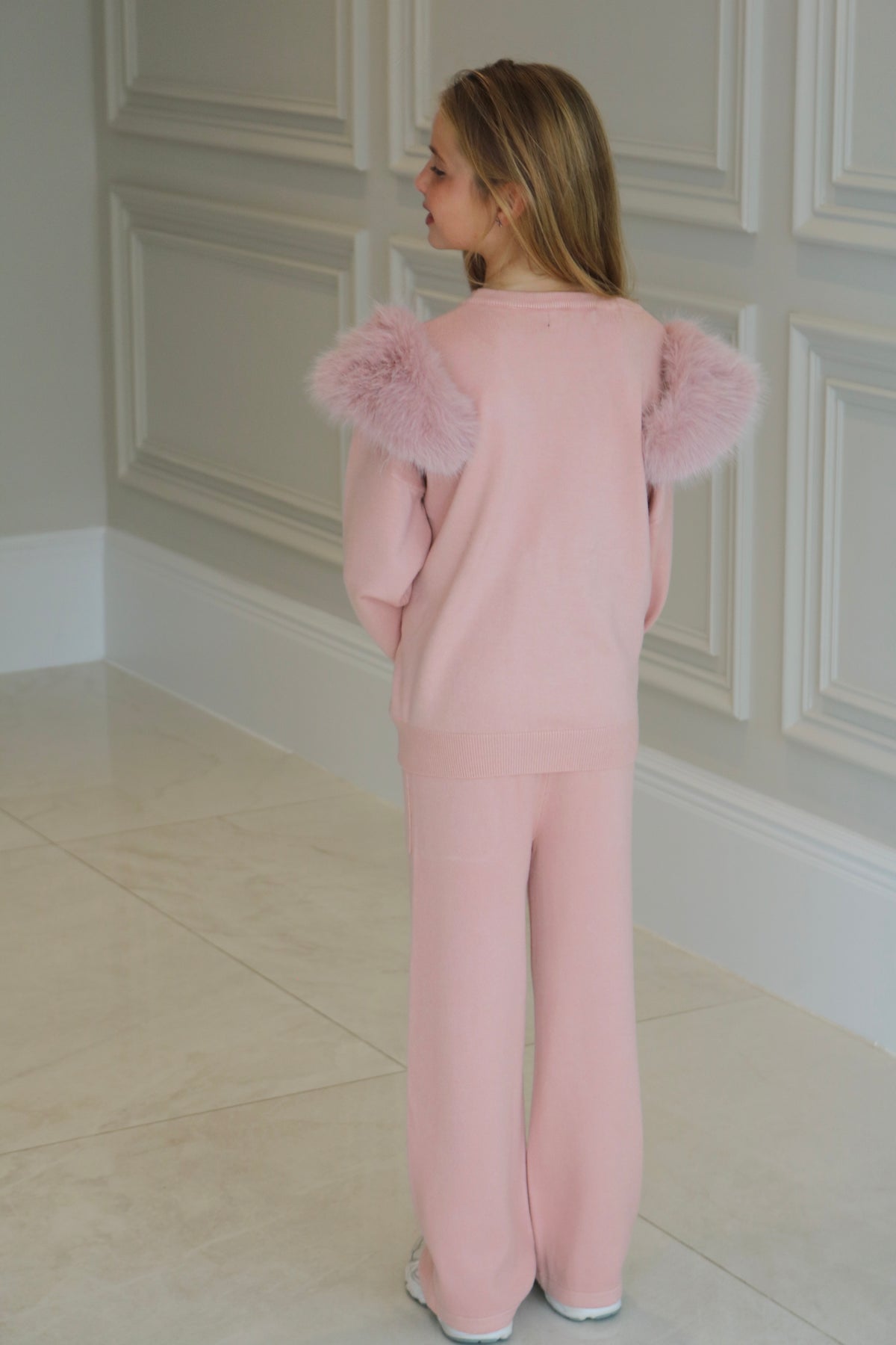 Premium Knit Loungewear Set With Faux Fur Shoulder Detail